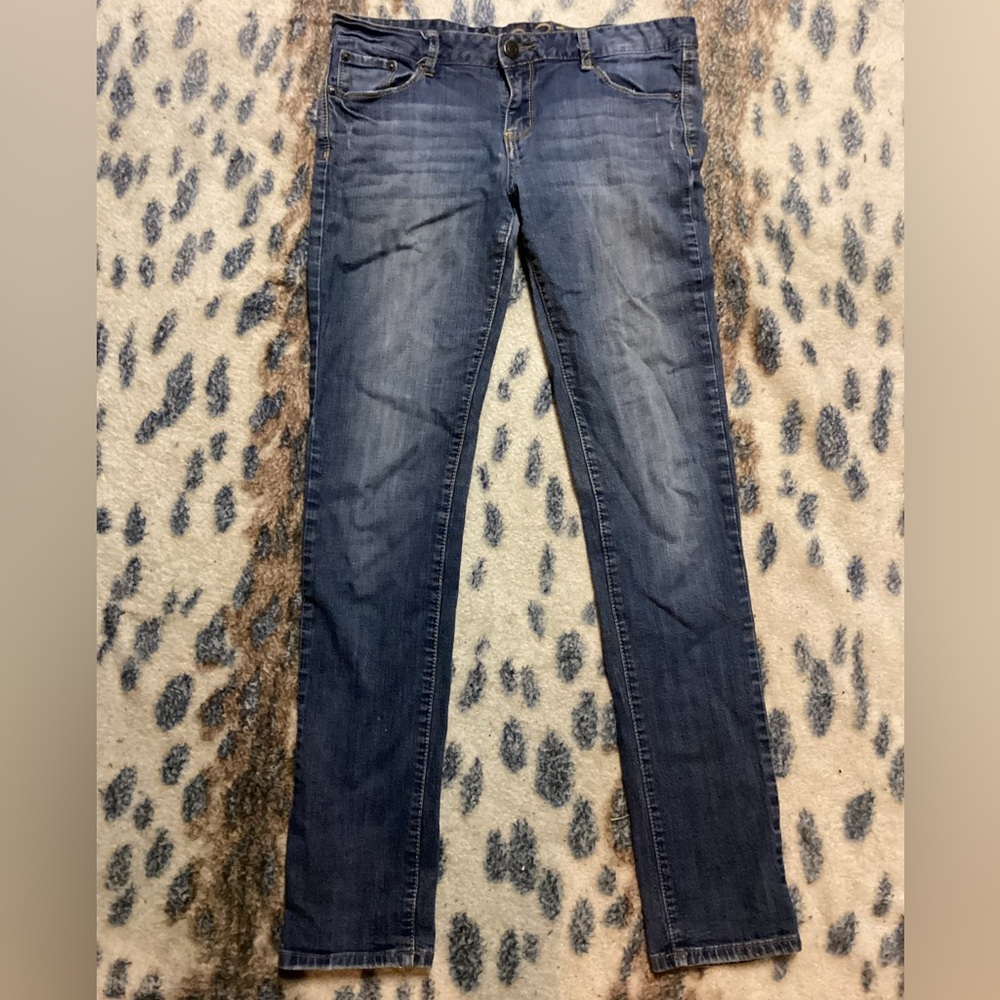 RUE 21 WOMENS REGULAR BLUE JEANS.